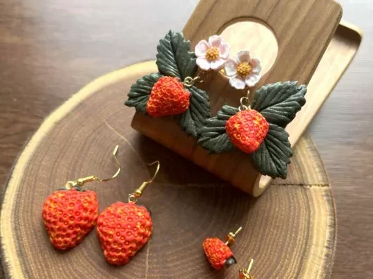 náušnice jahody miniberry