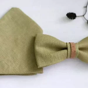 zelený motýlik z ľanu s korkovým prúžkom a vreckovka do saka